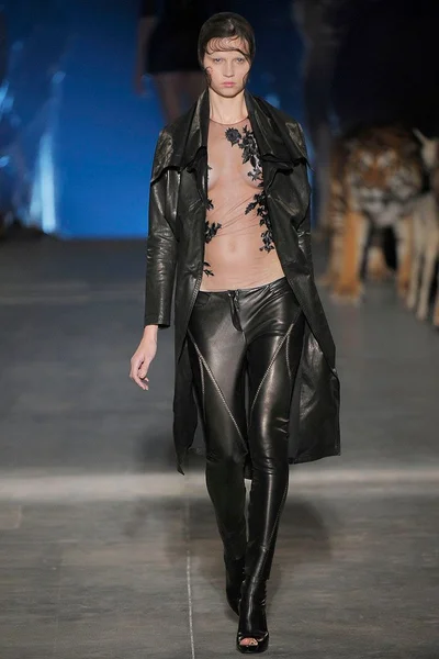 Look 34